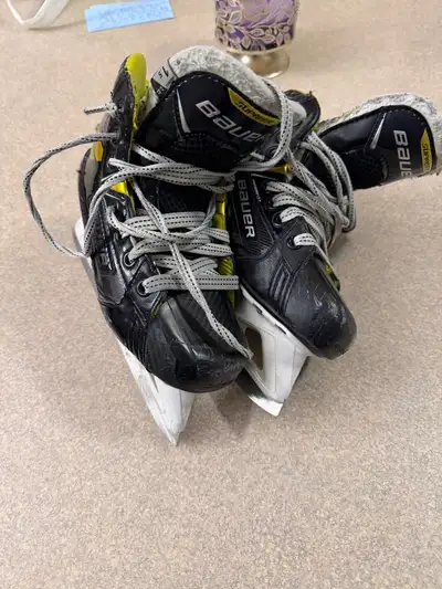 Bauer 3S goalie skates 1.5 , View more