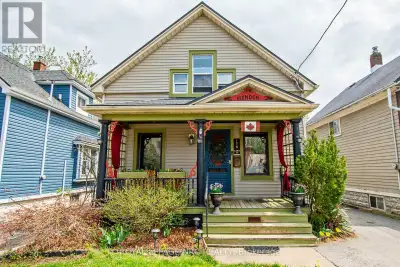 Century Charm Meets Modern Comfort – St. Catharines This 4-bed century home blends original characte...