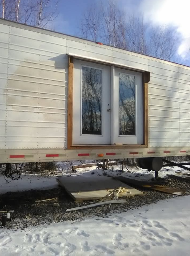 Reefer trailer converted into spacious tiny home in Cargo & Utility Trailers in Sudbury - Image 3
