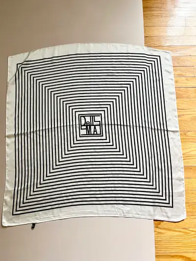 De Selma Scarf, View more