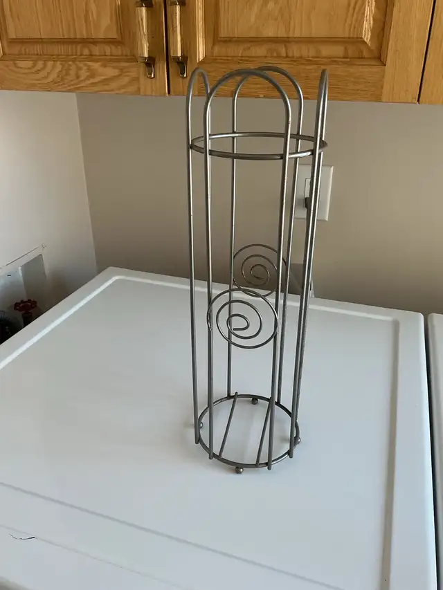 Toilet Paper Holder in Other in Ottawa - Image 2