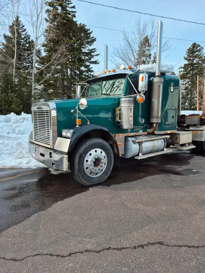 2007 Freightliner Classic,48''bunk,C15 Cat Engine recently rebuilt, 18 speed trans,24''rubber, wetli...