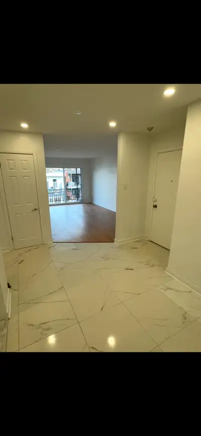 Appartement 4 1/2 semi-meublé situé à rosemont