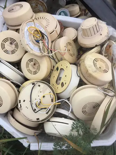 BIG BOX full of smoke detectors. One dollar each. Take the whole box for $10 PLEASE read the ad care...