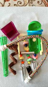 Toys & Accessories for a Bird Cage ( 7 Pieces )