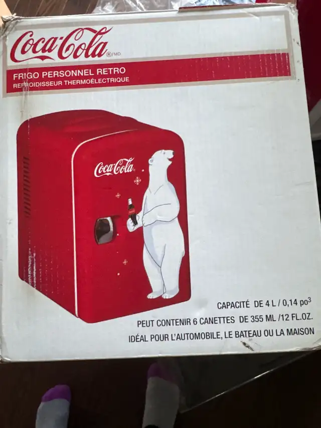 Coca Cola Mini Fridge in Refrigerators in Mississauga / Peel Region - Image 4