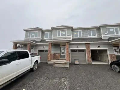 Les Emmerson drive Please contact me for viewing All appliance included. Brand new home ready to mov...