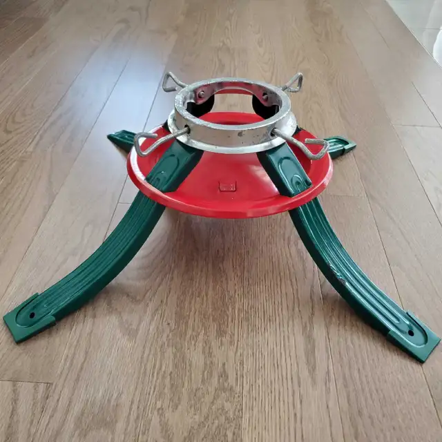 Two Christmas Tree Stands576039817147197444