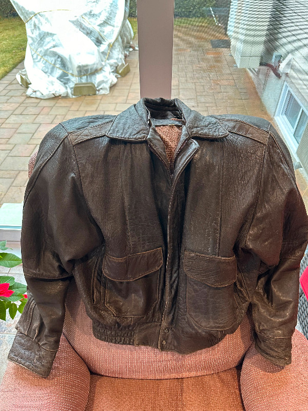 Manteau aviateur en cuir brun véritable grandeur Large dans Hommes  à Drummondville