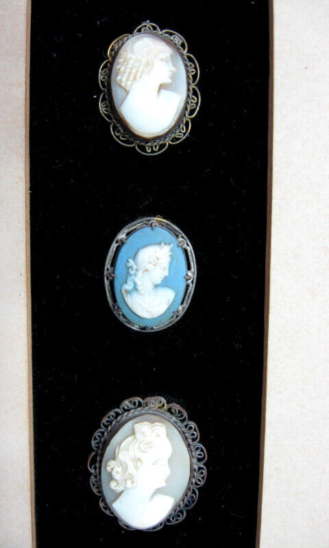 TROIS CAMEES MINIATURE VINTAGE LOT of THREE MINIATURE CAMEOS in Arts & Collectibles in West Island - Image 2