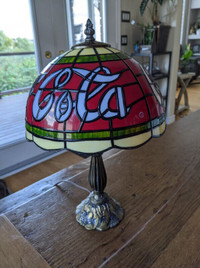 VINTAGE "STAINED GLASS" TIFFANY STYLE PLASTIC COCA COLA LAMP
