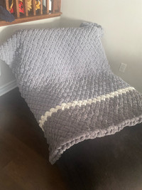 Handmade chunky knit blanket