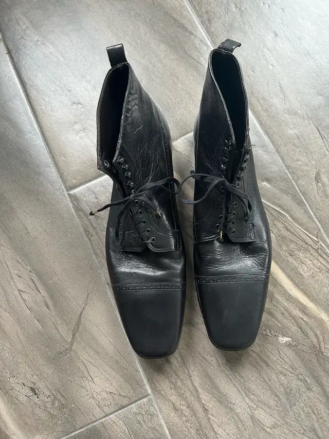 Burberry Men Black Boots in Men's Shoes in Mississauga / Peel Region - Image 11