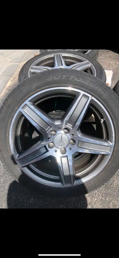 Hello, I have a set of 4. 18” OEM Original wheels and Pirelli winter tires for a Mercedes-Benz E63/E...