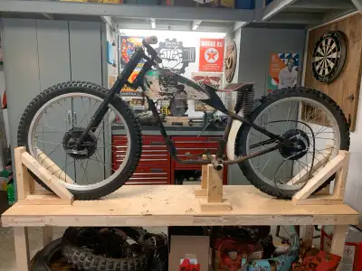 1959 Harley Davidson Hummer / board track racer project. Comes with two 23” wheels, two 18” wheels,...