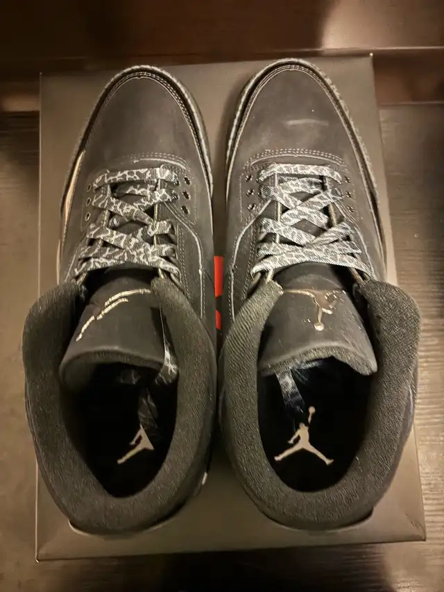 Jordan 3 Black Cat size 10.5 in Men's Shoes in City of Toronto - Image 3