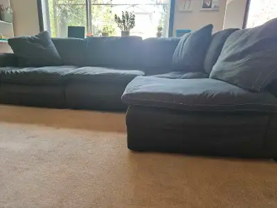 4 pc moduler sectional couch --PLEASE READ AD AND ALL INFO-- -FREE LOCAL DELIVERY extra charge depen...