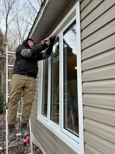 Hi, I’m Alex — your local handyman in Ottawa! I specialize in repairing doors and windows: • ️ Fixin...