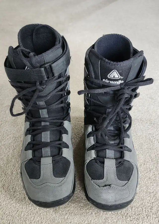 Men Size 9 - Snowboard boots in Snowboard in Calgary - Image 2