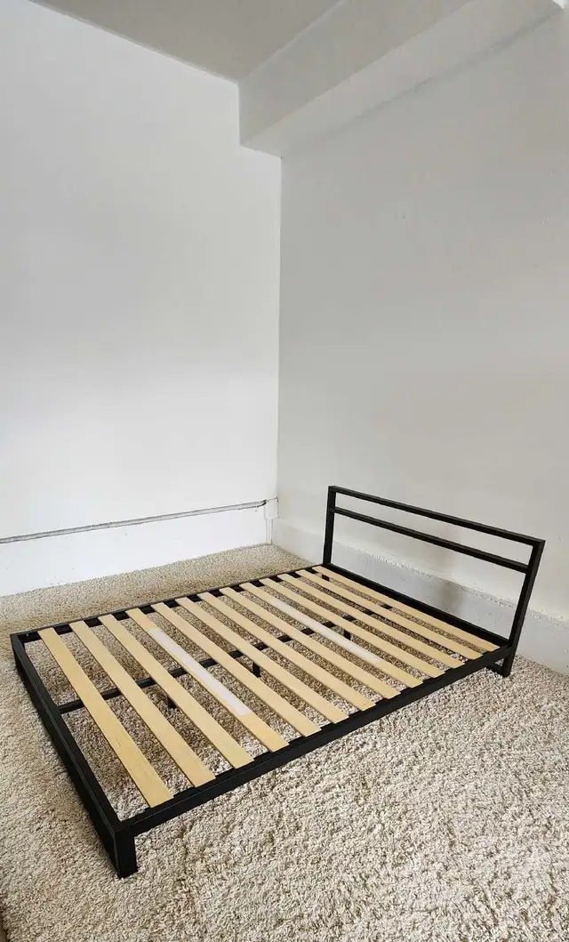 FREE DELIVERY Excellent Condition Double/Full/Standard Size Bed in Beds & Mattresses in Vancouver - Image 3