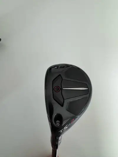 Selling a like new TSR 2 hybrid. Barely used, comes with headcover. This is a 4 hybrid asking 260 ob...