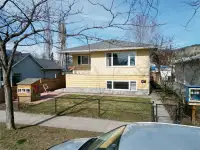 3 BEDROOM HOUSE DOWNTOWN W/LEGAL SUITE