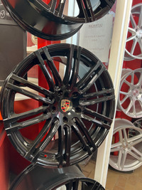 Porsche Cayenne 19” wheels with orignal caps 