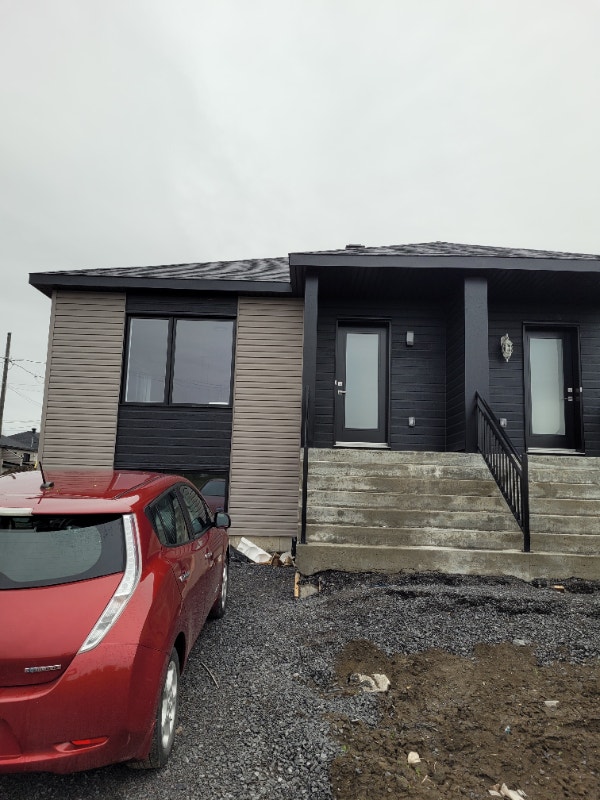 Maison neuve a louer Huntingdon Locations longue durée Ouest de l