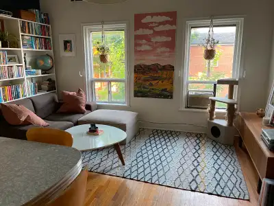 Spacious upper floor 1 Bedroom Queen West/Trinity Bellwoods apt