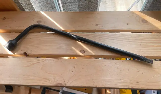 Tire Iron Lug Wrench in Hand Tools in North Bay - Image 3