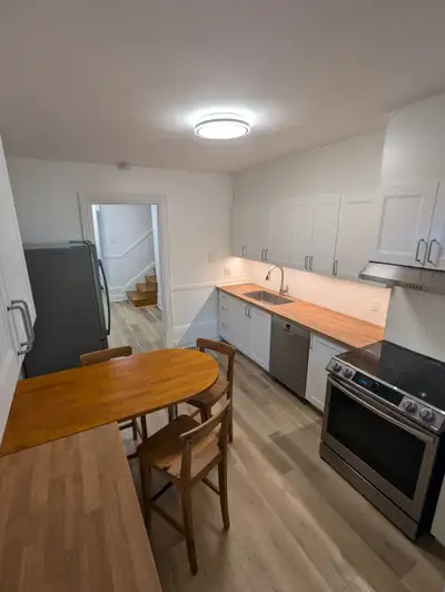 Apartement 6 1/2 à louer Metro Lionel-Groulx