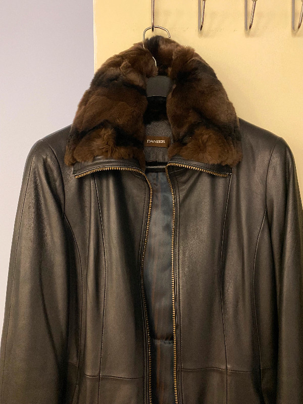 danier leather with fur collar in Buy Sell in Ontario Kijiji Marketplaces