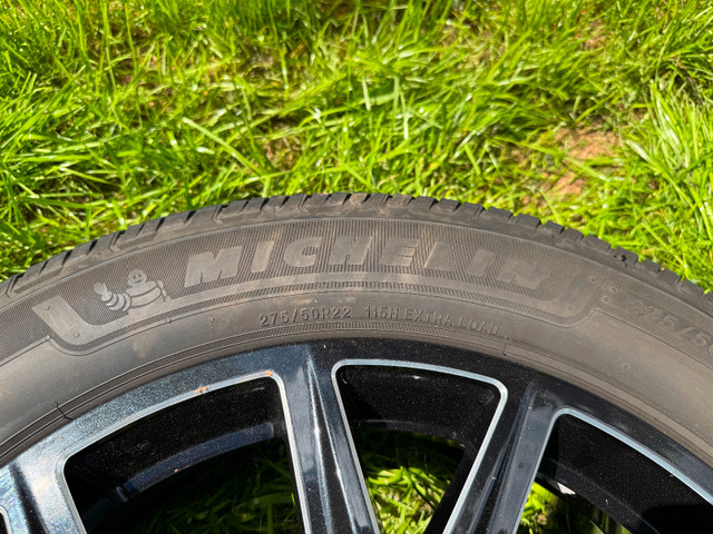 GMC OEM Rims and New Michelin Tires in Tires & Rims in Bedford - Image 2