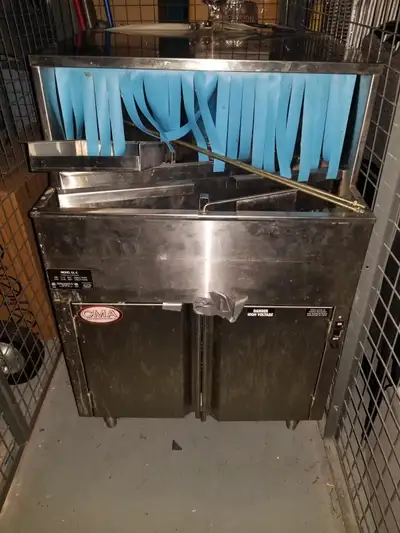 CMA Glasswasher GL-C (Lightly Used), View more