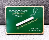 Macdonald's. Boîte de cigarettes. Vintage mid-century.