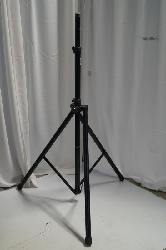 Pair of 9' Tall Ultimate Heavy-Duty Speakers Stands with Bag in Performance & DJ Equipment in Oshawa / Durham Region - Image 2