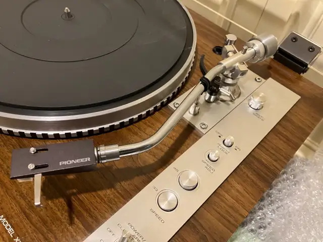 Pioneer PL-550 (XL-1550) direct drive quartz lock turntable in Stereo Systems & Home Theatre in Mississauga / Peel Region - Image 9