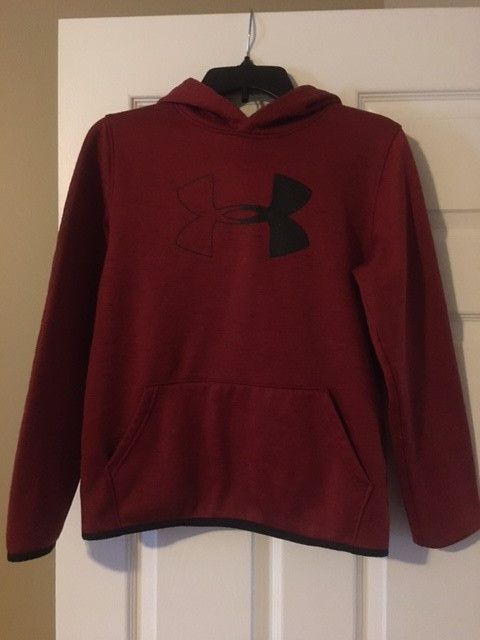 Under Armour Hoodie Size Youth Large | Kids & Youth | Markham / York ...