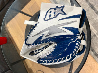 Hockey Goalie Glove - Intermediate Size FULL RIGHT - Brand New