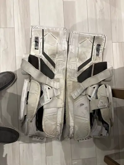 Bauer M5 pro goalie pads , View more