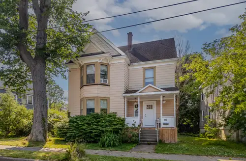 Ideally situated in one of Sydney's most highly sought-after neighbourhoods, this house is 80% furni...