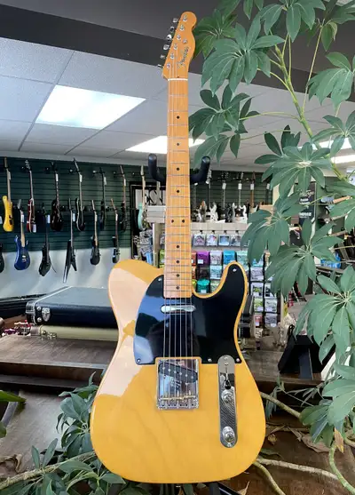 2000 Fender AVRI 52’ Telecaster, View more