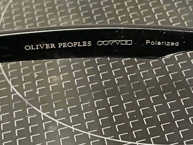 Oliver Peoples Abrie Plastic Polarized Cat-Eye Sunglasses, Black dans Santé et besoins spéciaux  à Ville de Montréal - Image 4
