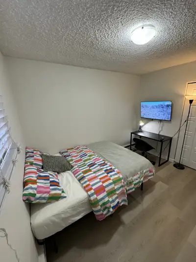 Private Room in Downtown Calgary