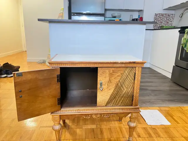 Marble Top End Tables (2)64519990448897123