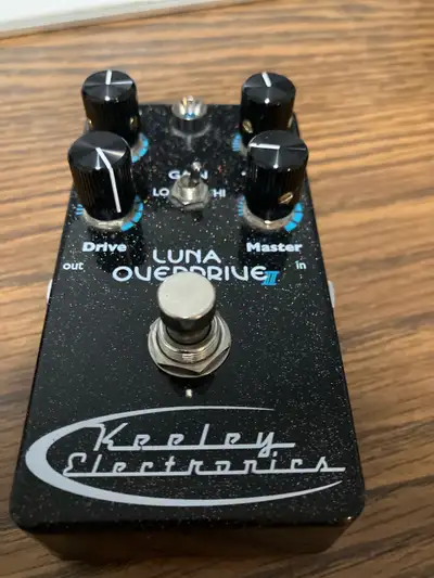I’m a big fan of Keeley pedals and this one is very versatile in its tone options. TS-9 like overdri...