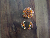 broche et boucles d'oreilles à clip ancienne