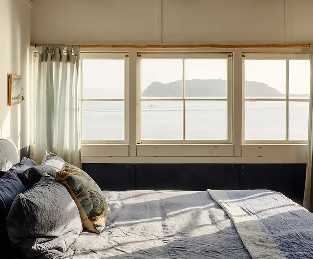 FURNISHED BRIGHT BEDROOM AVAILABLE-SQ1