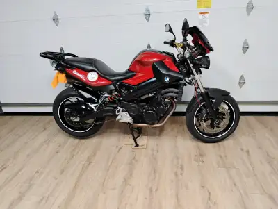 Selling fabulous F800R with plenty upgrades, a great city bike with sport and touring capability. Pu...