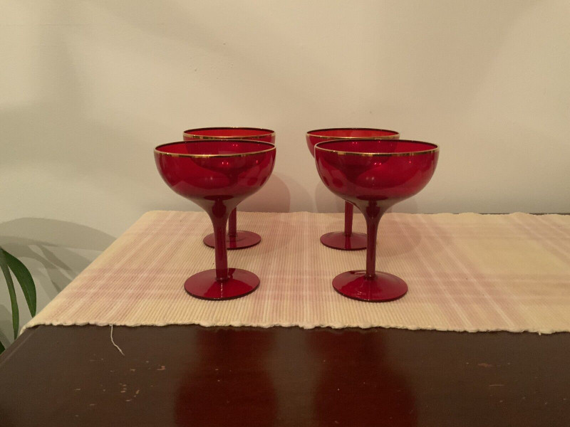 Set red glass for sale  